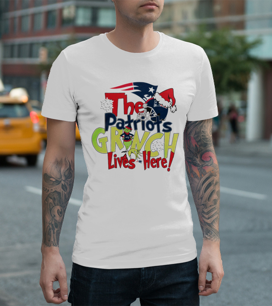 The New England Patriots Grinch Lives Here Christmas Santa Hat T-Shirt