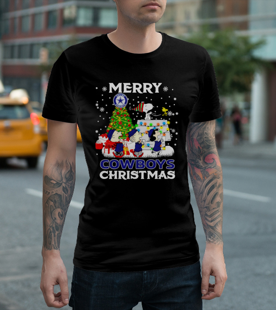 Merry Dallas Cowboys Peanuts Characters Christmas T-Shirt