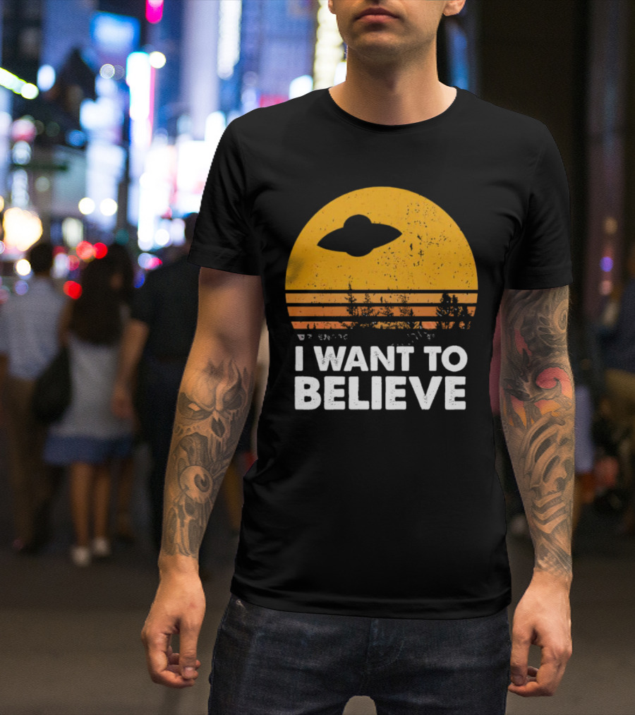 I Want To Believe Alien UFO Vintage Sunset T-Shirt