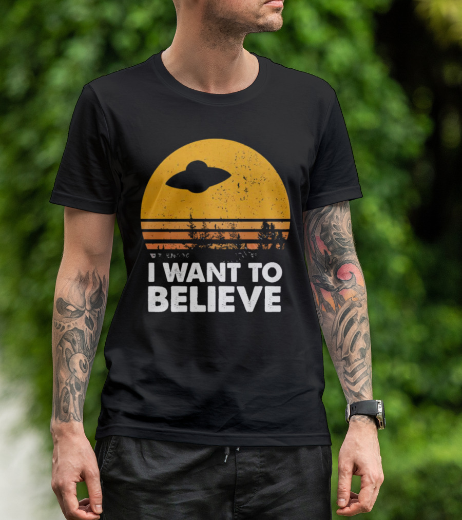 I Want To Believe Alien UFO Vintage Sunset T-Shirt