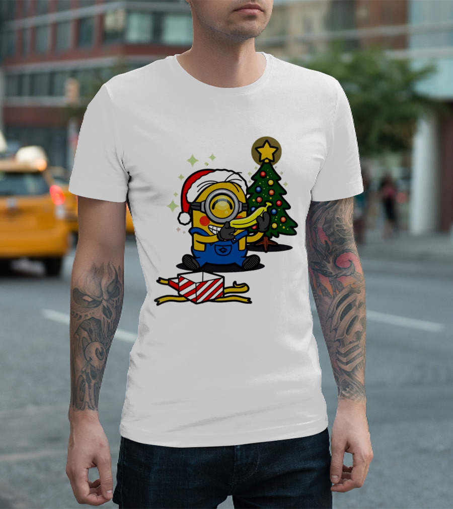 Minion Santa Hat With Banana Christmas Tree And Gift Box T-Shirt