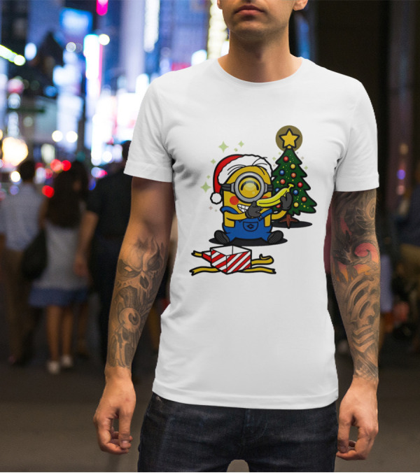 Minion Santa Hat With Banana Christmas Tree And Gift Box T-Shirt