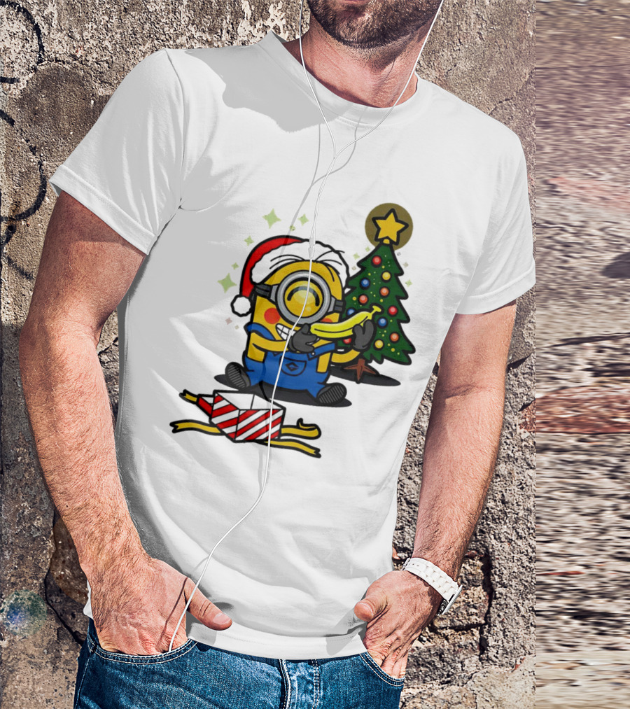 Minion Santa Hat With Banana Christmas Tree And Gift Box T-Shirt