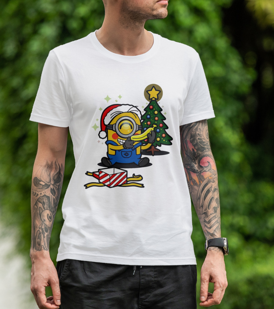 Minion Santa Hat With Banana Christmas Tree And Gift Box T-Shirt