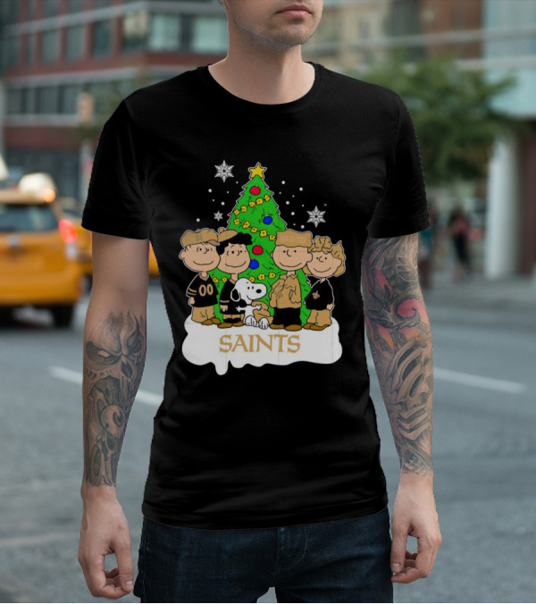 Peanuts Christmas New Orleans Saints Characters With Tree T-Shirt