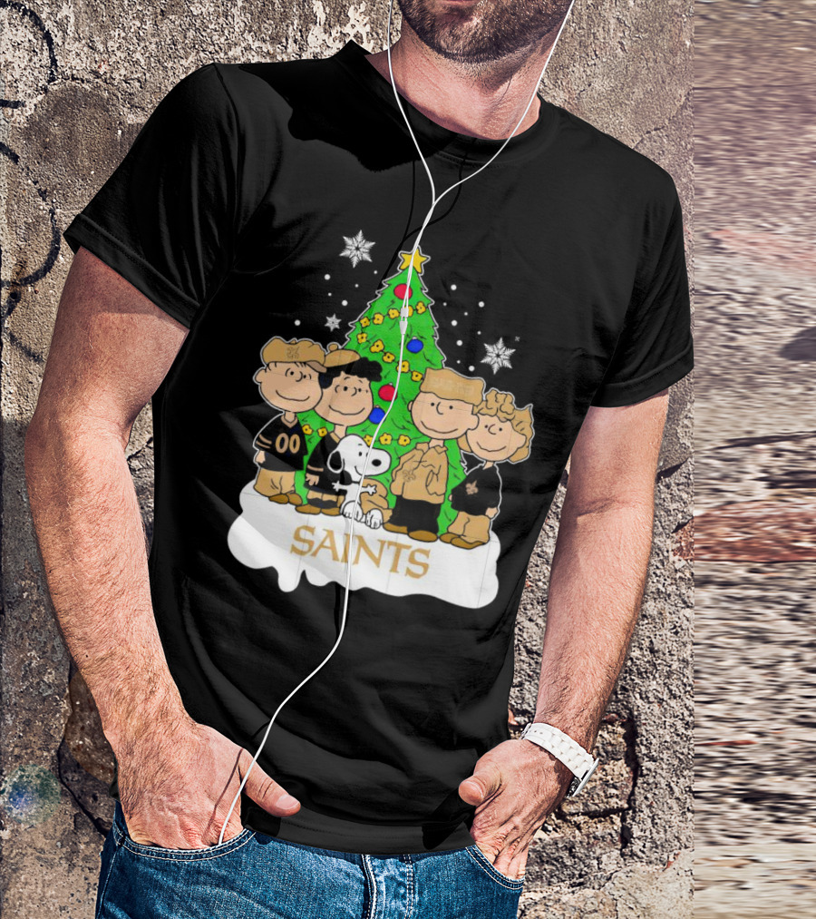 Peanuts Christmas New Orleans Saints Characters With Tree T-Shirt