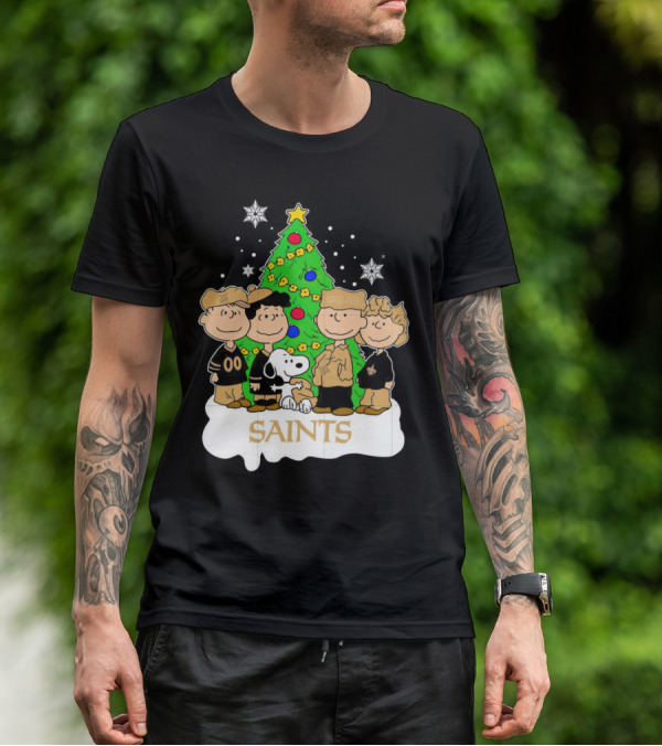 Peanuts Christmas New Orleans Saints Characters With Tree T-Shirt