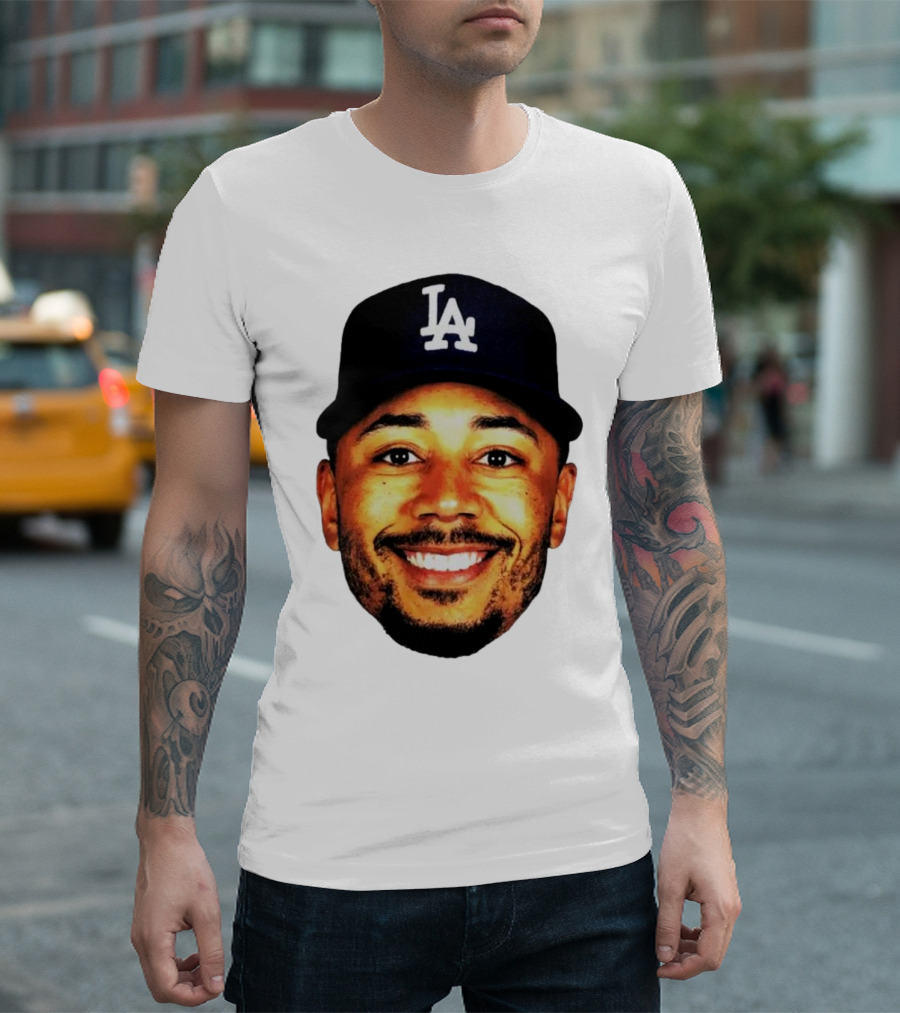 Mookie Betts Los Angeles Dodgers LA Cap Big Face T-Shirt