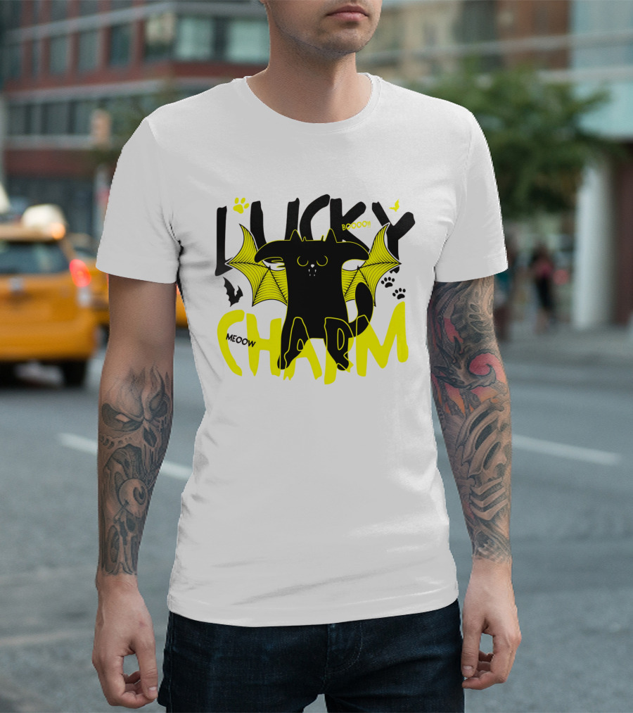 Lucky Charm Booo Meoow Bat Cat Halloween Paws T-Shirt