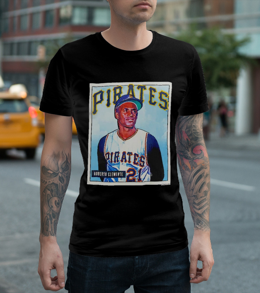 Roberto Clemente 21 Pittsburgh Pirates Mitchell and Ness Cooperstown Vintage Baseball Card T-Shirt