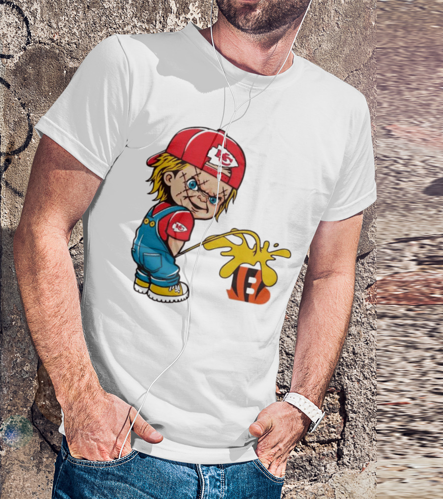 Kansas City Chiefs Chucky Pissing On Cincinnati Bengals T-Shirt