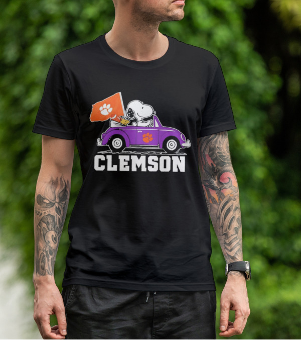 Snoopy And Woodstock In Purple Car With Clemson Flag T-Shirt