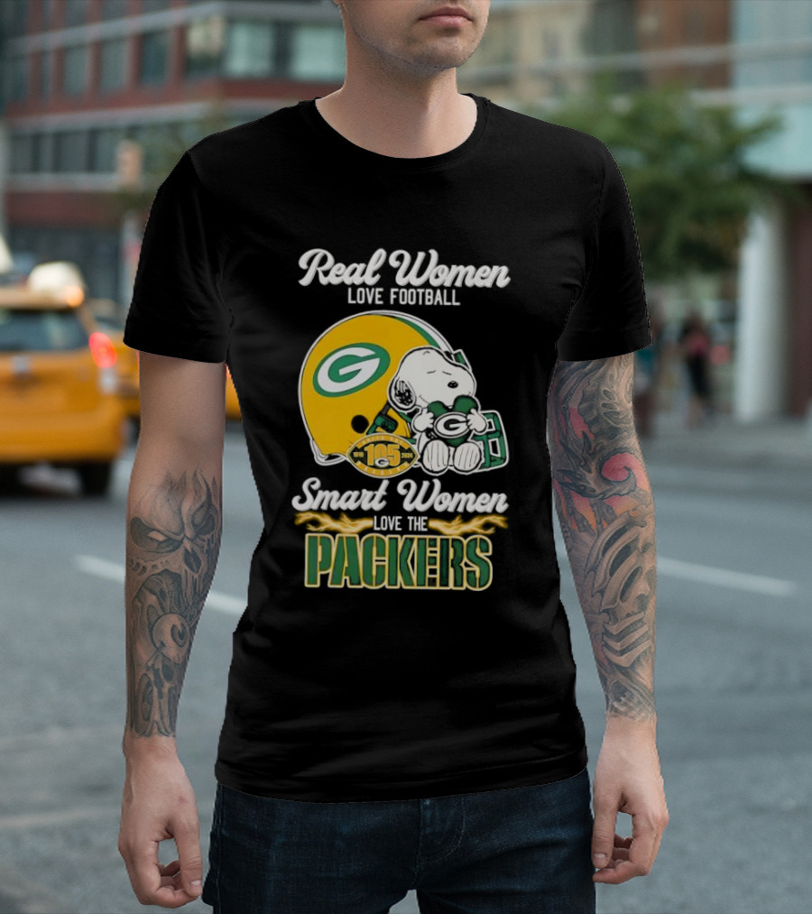 Snoopy Real Women Love Football Smart Women Love the Packers Green Bay Helmet T-Shirt