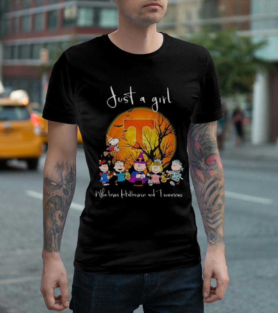 Just a Girl Who Loves Halloween and Tennessee Volunteers Peanuts Movie T-Shirt