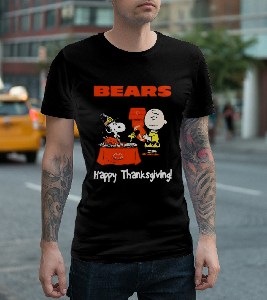 BEARS Chicago Charlie Brown and Snoopy Happy Thanksgiving T-Shirt