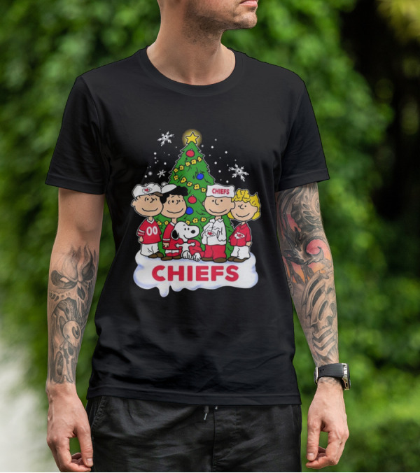 Kansas City Chiefs Snoopy Peanuts Christmas Chiefs Holiday T-Shirt