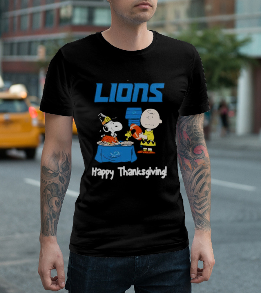Lions Peanuts Charlie Brown Snoopy Happy Thanksgiving Football Feast T-Shirt