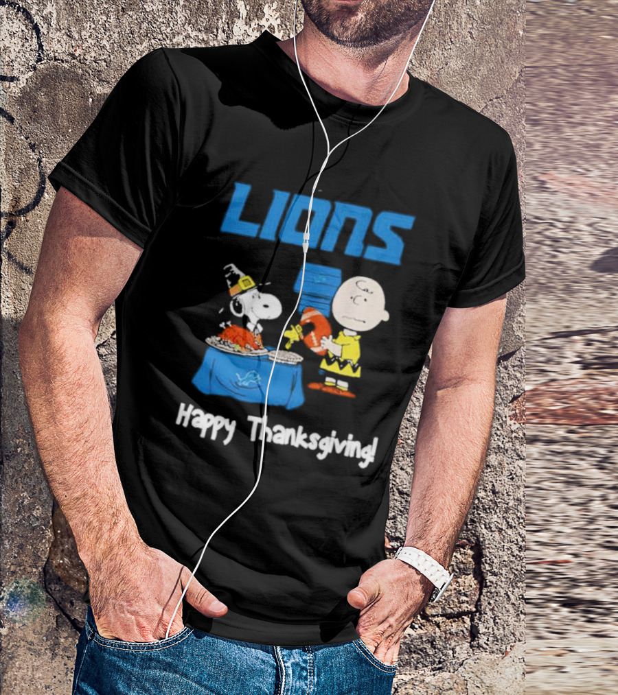 Lions Peanuts Charlie Brown Snoopy Happy Thanksgiving Football Feast T-Shirt