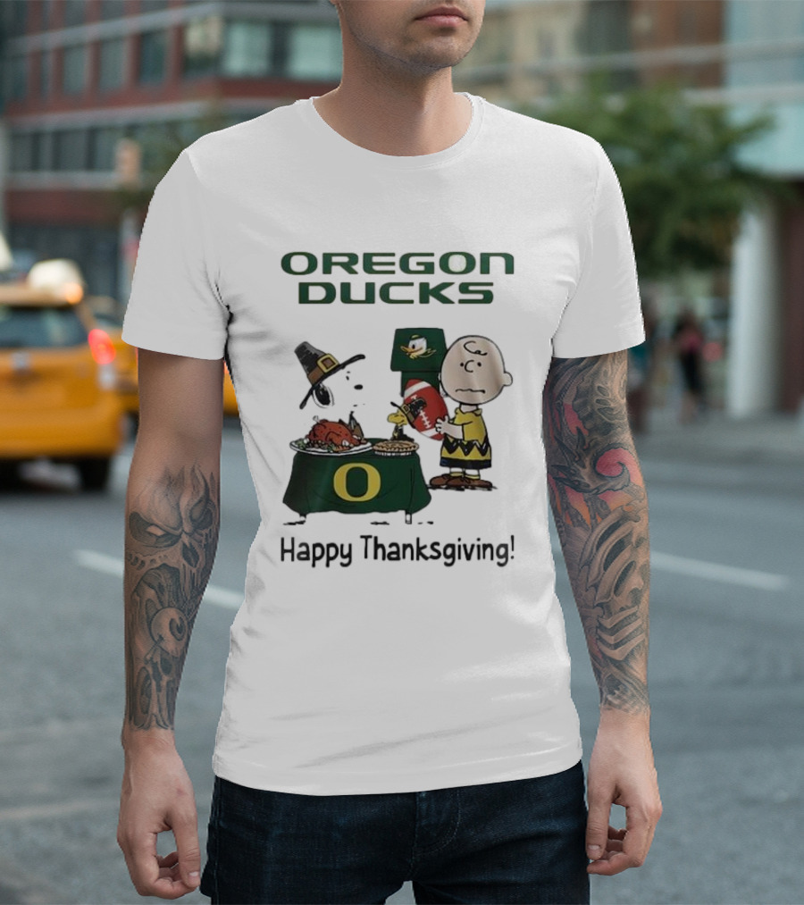 Oregon Ducks Peanuts Happy Thanksgiving Football T-Shirt