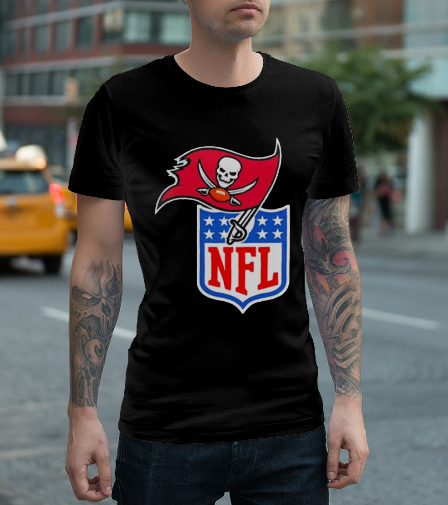Tampa Bay Buccaneers NFL Shield Logo Pirate Flag Crest T-Shirt