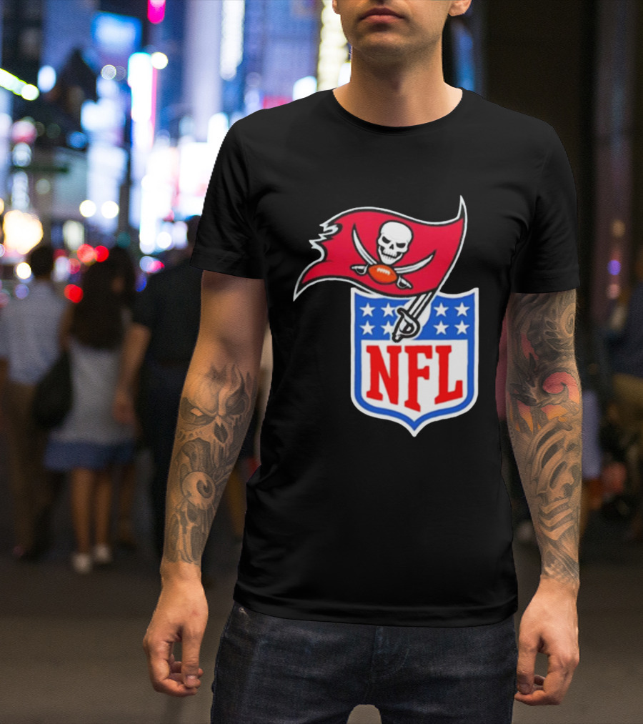 Tampa Bay Buccaneers NFL Shield Logo Pirate Flag Crest T-Shirt