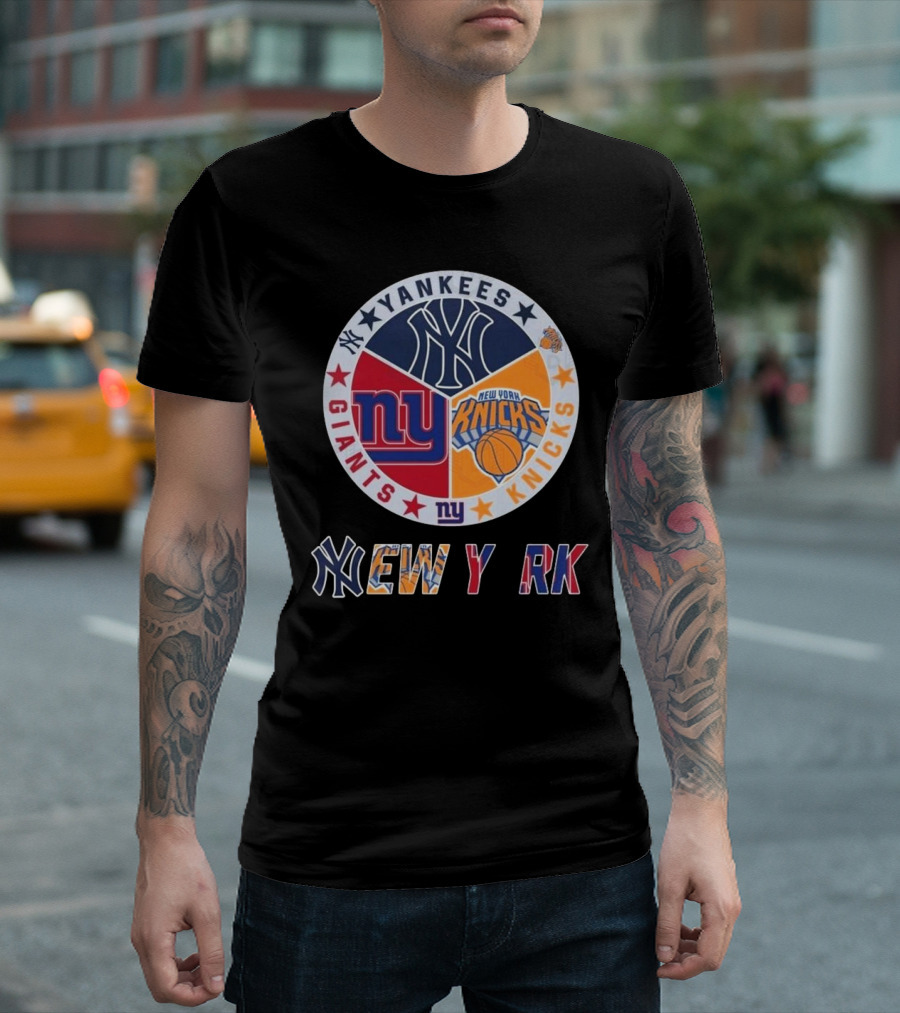 New York Yankees Giants Knicks Circle Yankees Giants Knicks New York T-Shirt