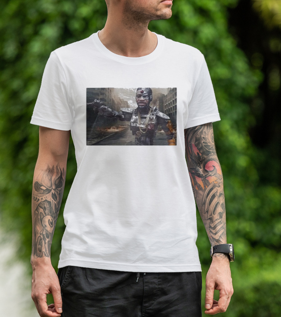 Errl Gangsta Droyd Robot Cyborg In Post-Apocalyptic City Scene T-Shirt