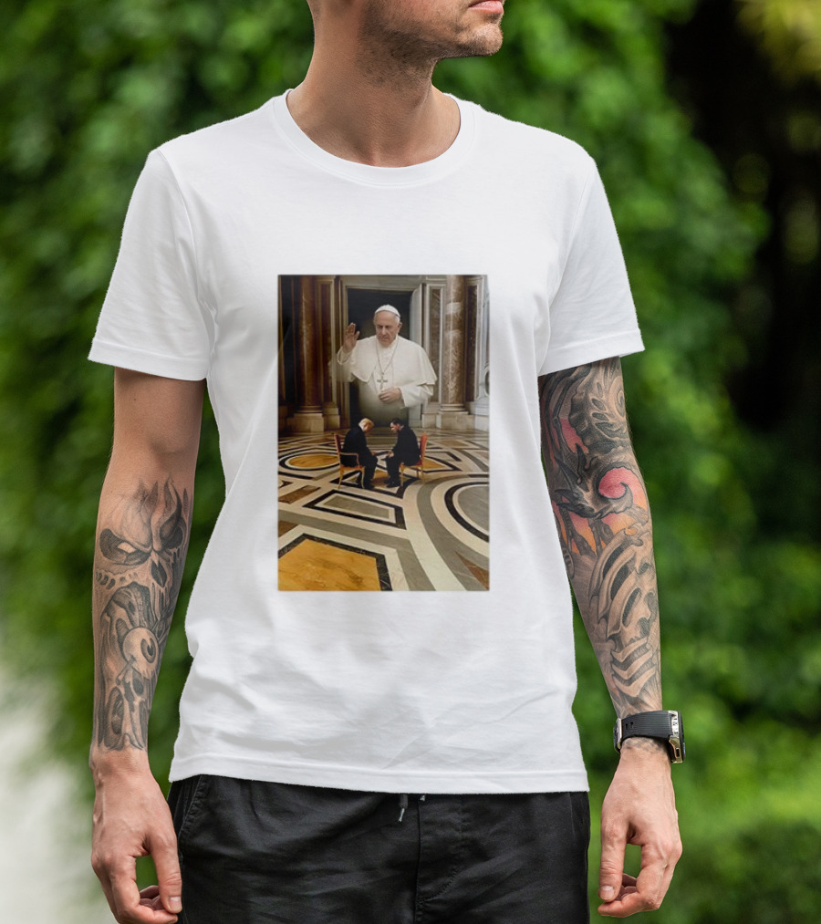 Trump Zelensky Pope Francis St Peters Basilica Meeting Scene T-Shirt