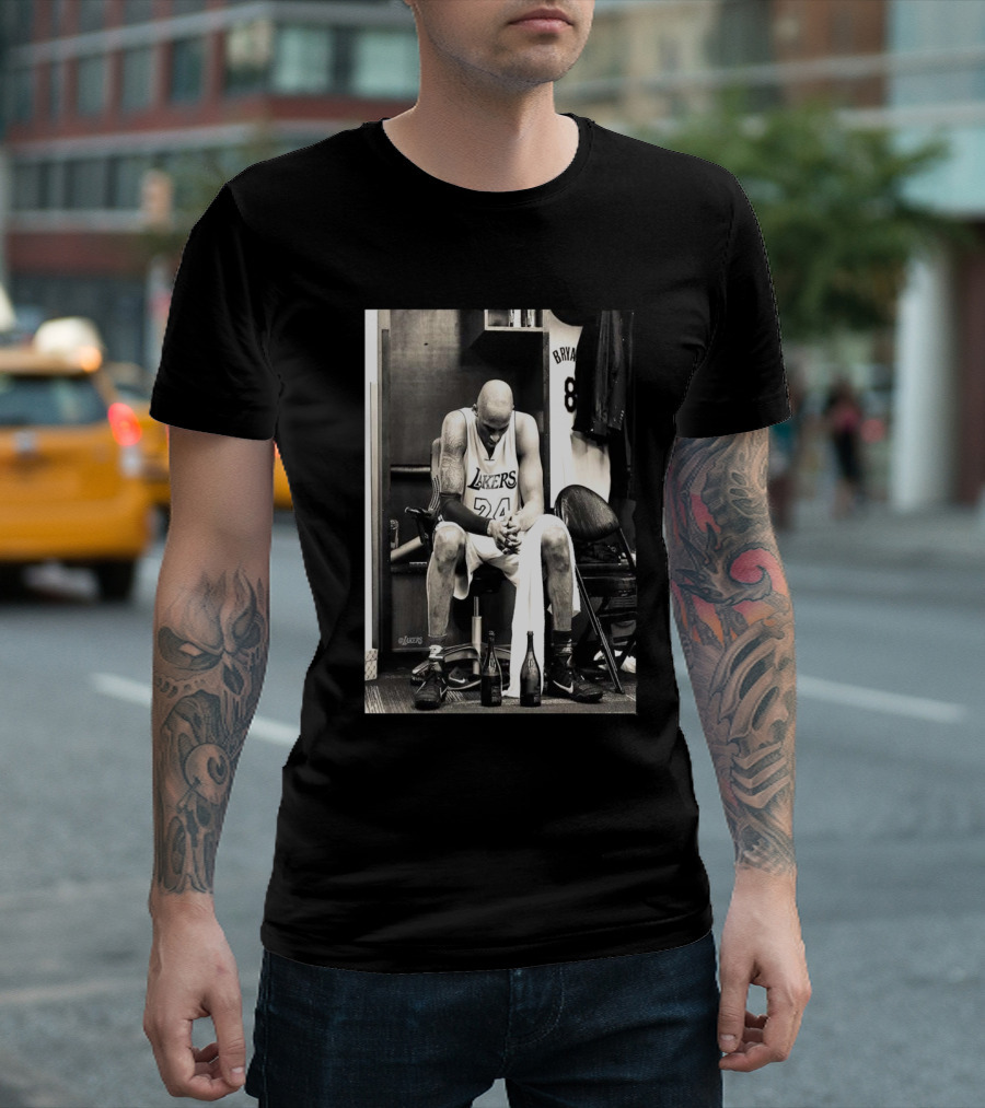Kobe Bryant Los Angeles Lakers 24 End Of An Era Mamba Out NBA T-Shirt
