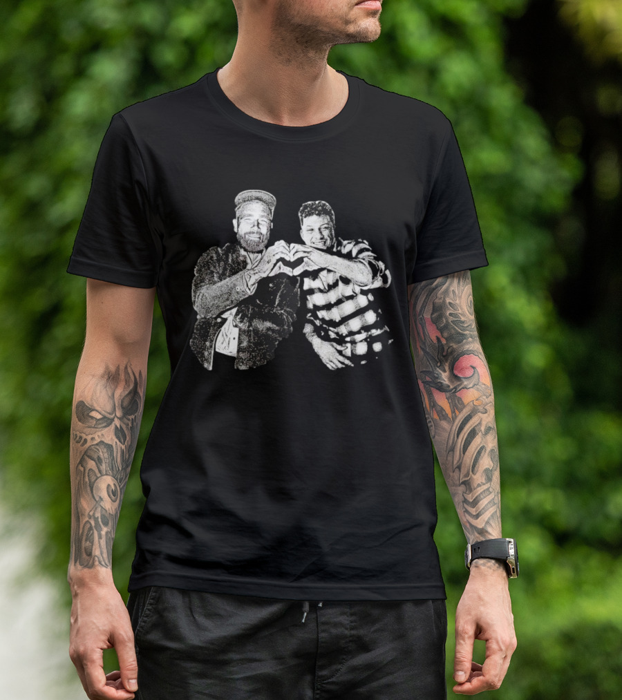 Nice Travis Kelce Hand Love Patrick Mahomes T-Shirt