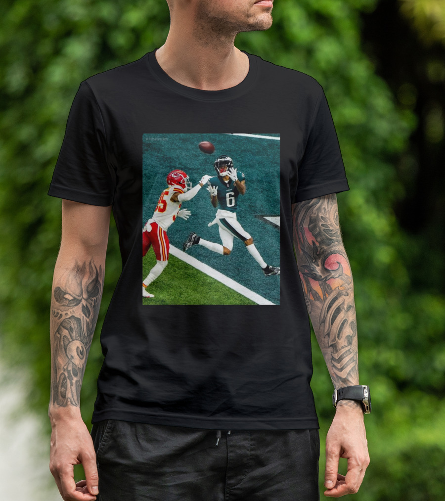 Philadelphia Eagles Vs Kansas City Chiefs DeVonta Smith Touchdown Moment Chef’s Kiss T-Shirt