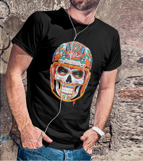 Primera De 10 ¡Ay Güey! Colorful Skull Football Helmet T-Shirt