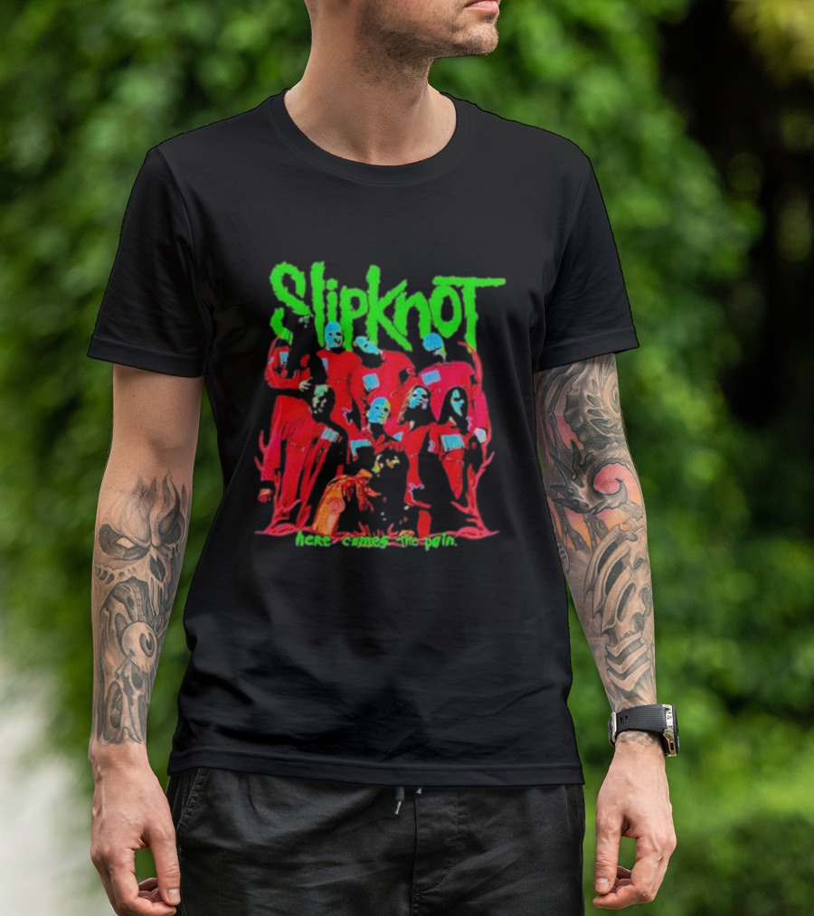 Slipknot Here Comes The Pain Text With Red Figures And Green Logo T-Shirt