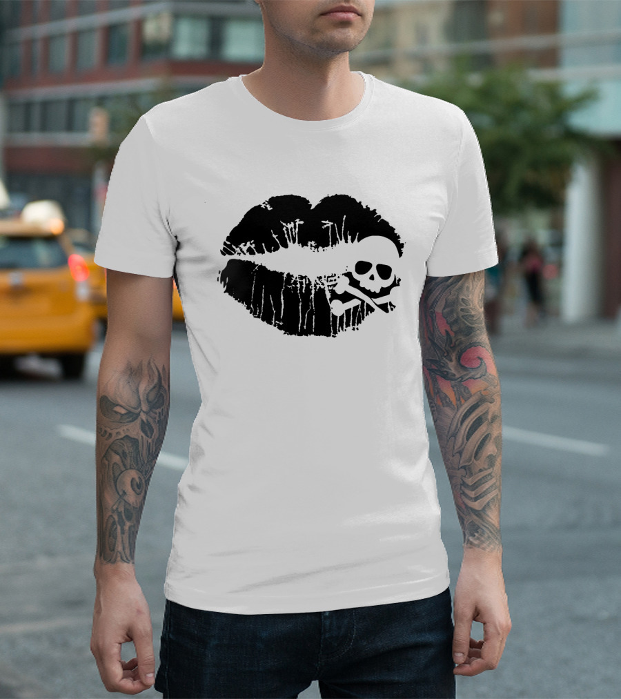 Skull Crossbones Lips Grunge T-Shirt