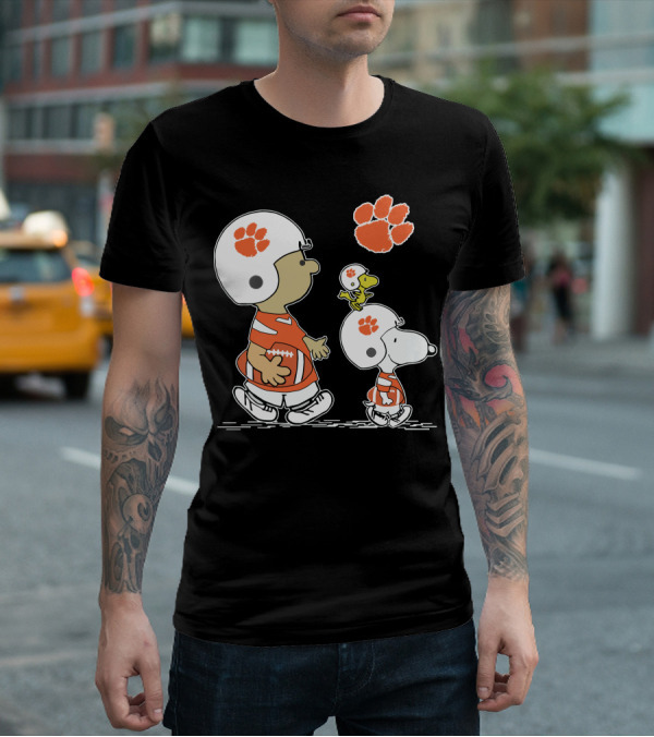 Clemson Tigers Snoopy Woodstock Peanuts Football Character Collaboration T-Shirt