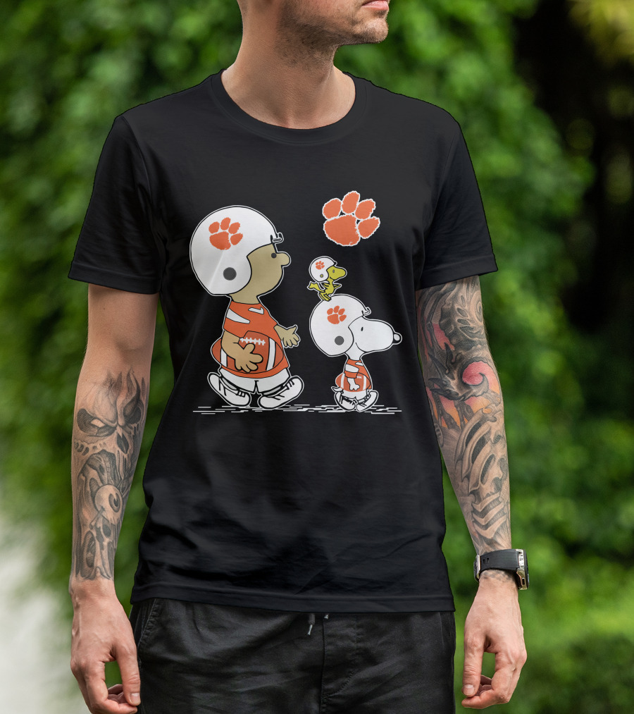 Clemson Tigers Snoopy Woodstock Peanuts Football Character Collaboration T-Shirt
