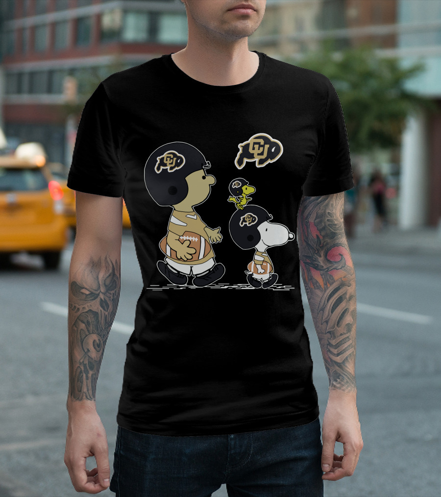 Colorado Buffaloes Peanuts Snoopy Woodstock Football Helments T-Shirt