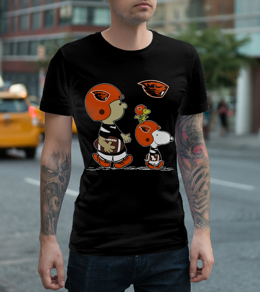 Oregon State Beavers Snoopy Football Charlie Brown Woodstock Peanuts T-Shirt