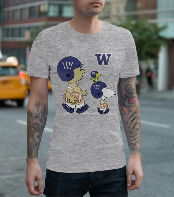 Washington Huskies Peanuts Snoopy Football Team T-Shirt