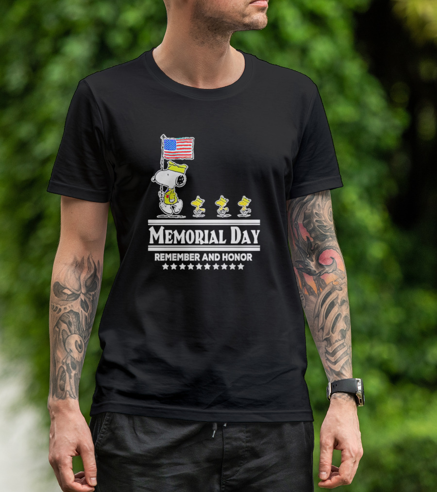 Peanuts Snoopy Memorial Day Remember And Honor American Flag T-Shirt