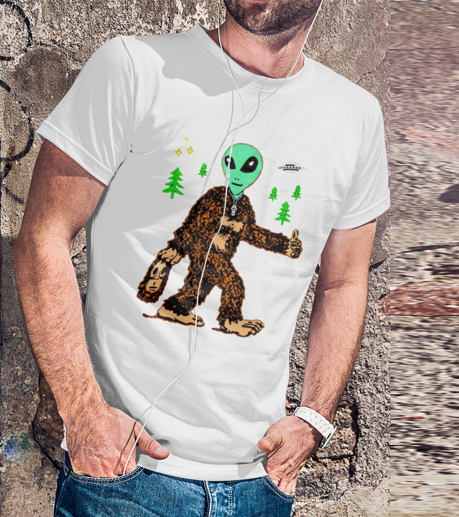 Alien Bigfoot Encounter Forest UFO Adventure T-Shirt