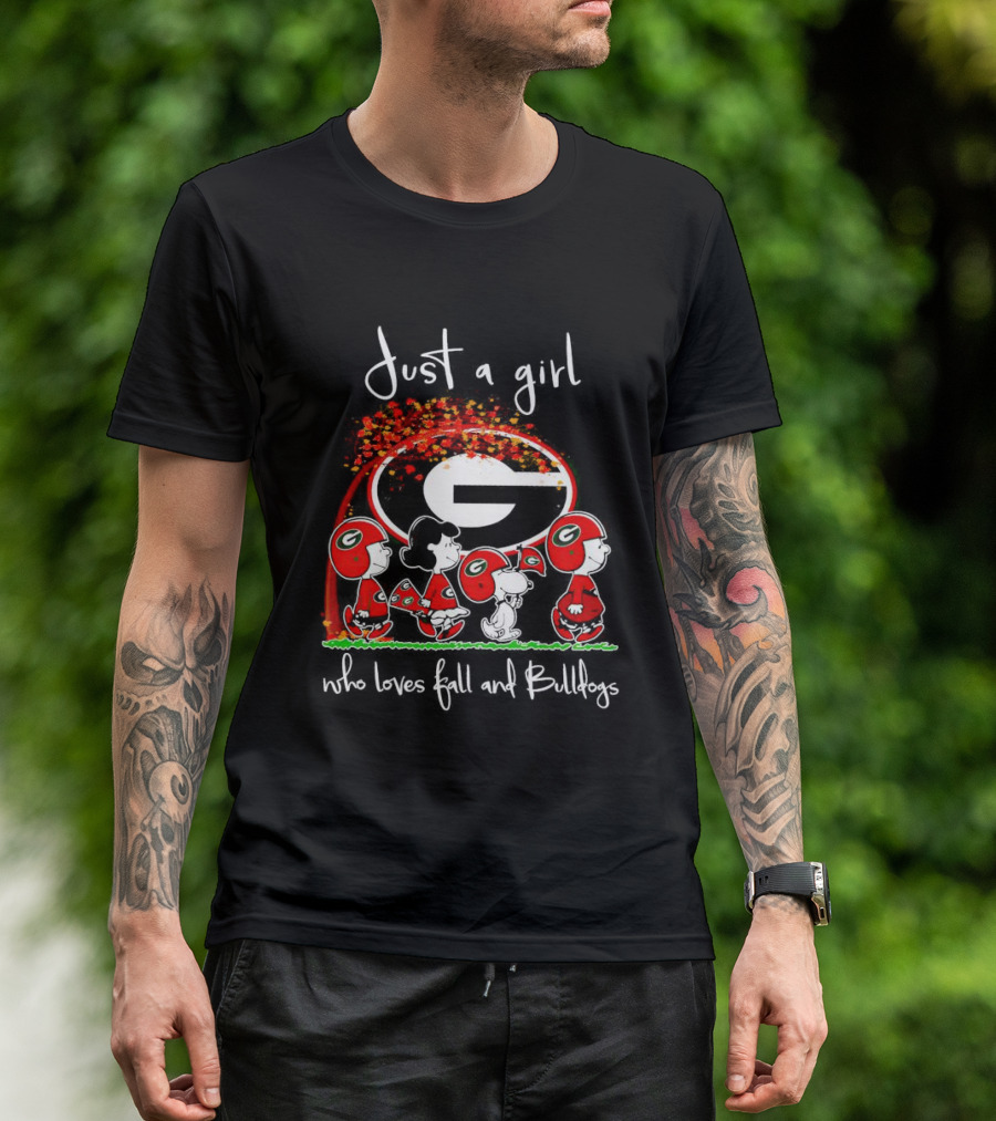Just A Girl Who Loves Fall And Bulldogs With Peanuts Characters Georgia Football T-Shirt