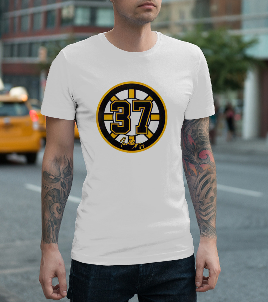 Patrice Bergeron 37 Boston Bruins Signature Circular T-Shirt