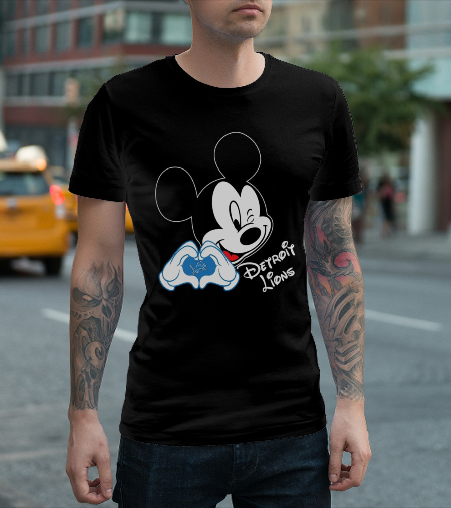 Mickey Detroit Lions Love Heart Gesture T-Shirt