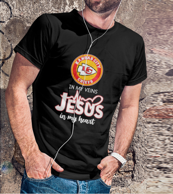 Kansas City Chiefs In My Veins Jesus In My Heart Football Faithful T-Shirt