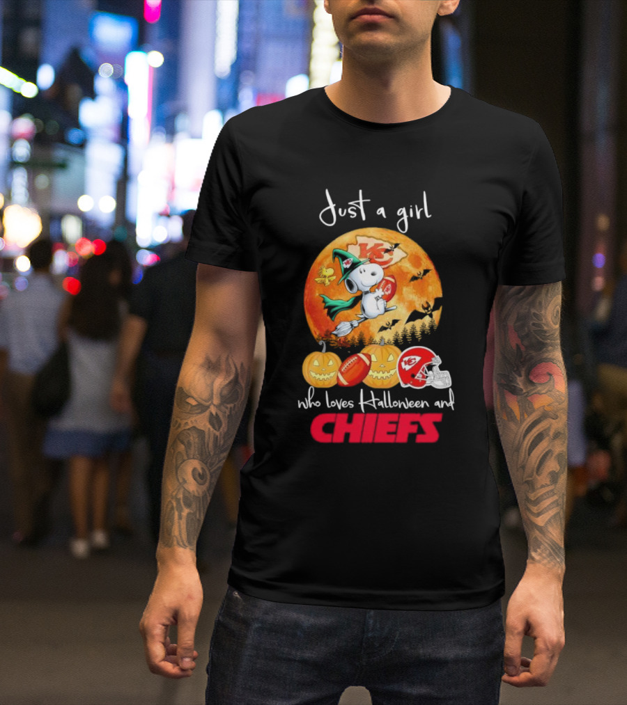 Just A Girl Who Loves Halloween And Chiefs Snoopy Witch T-Shirt