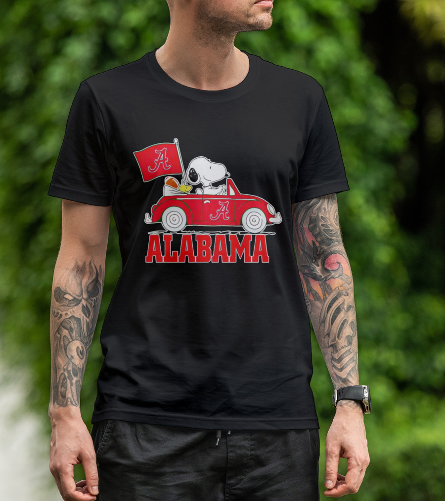 Snoopy And Woodstock Driving Red Car Alabama Crimson Tide Flag T-Shirt
