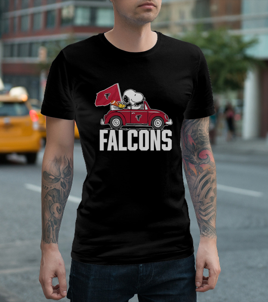 Snoopy Woodstock Driving Car with Atlanta Falcons Flag T-Shirt