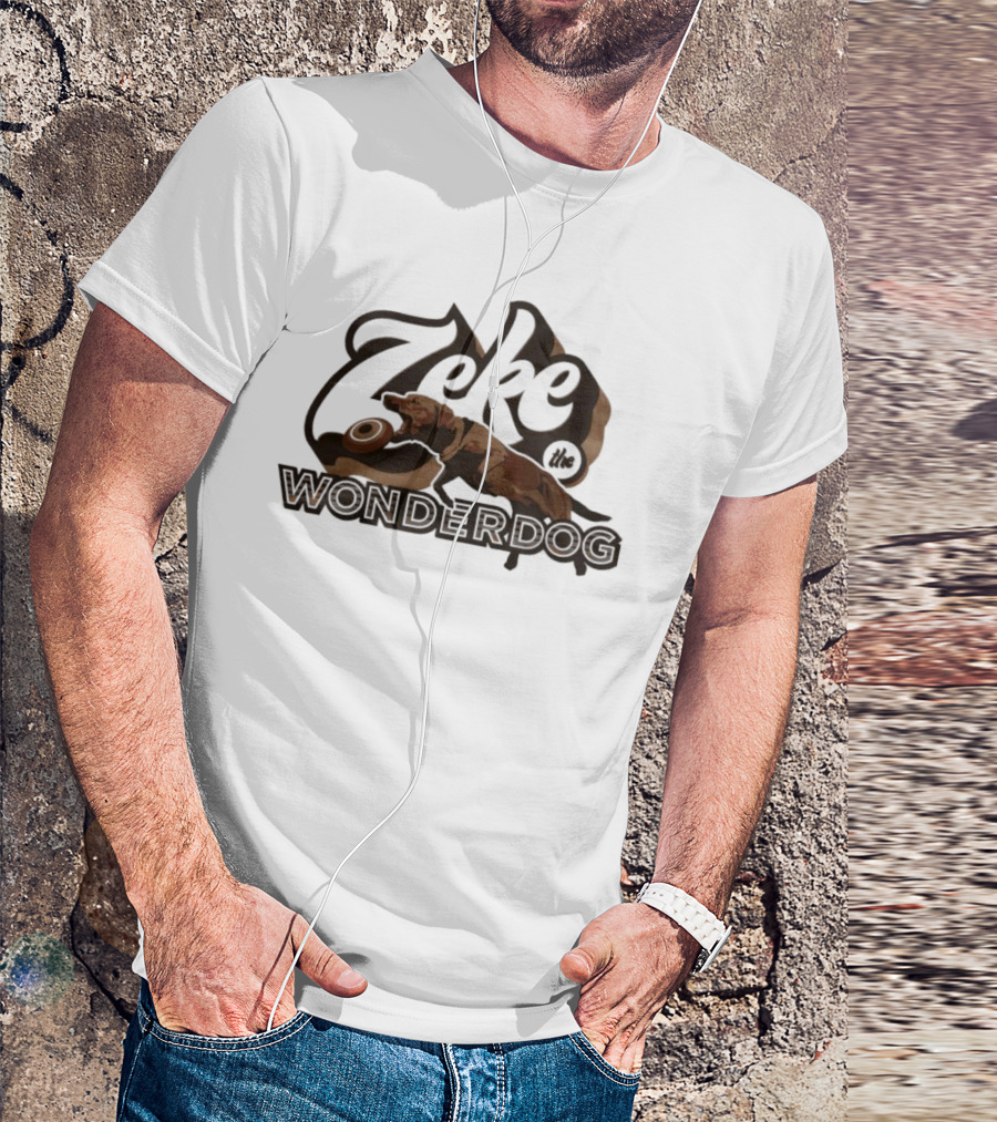 Zeke The Wonderdog Playing Frisbee T-Shirt