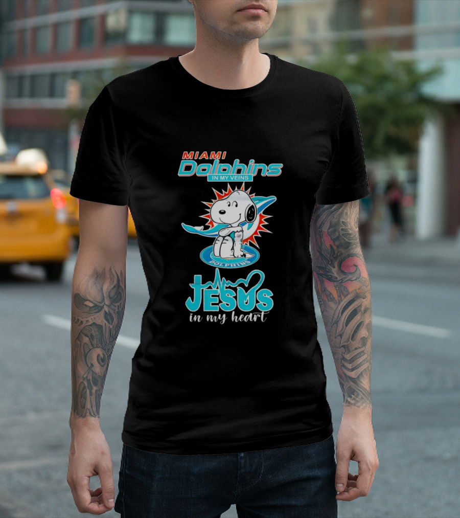 Snoopy Miami Dolphins in My Veins Jesus in My Heart T-Shirt